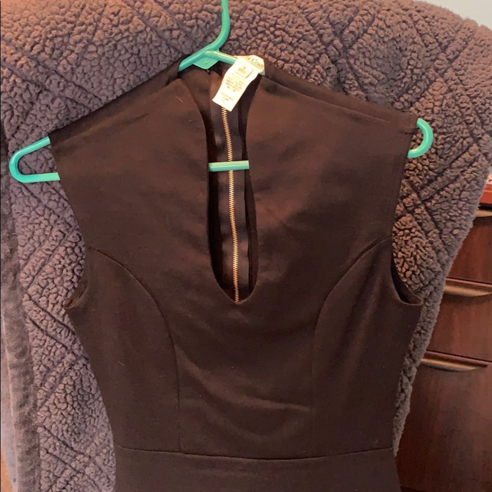 Black sleeveless fitted dress